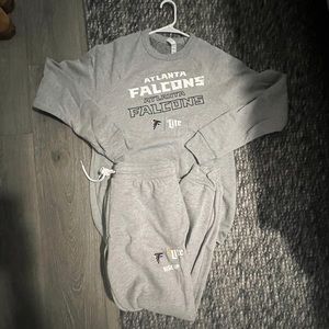 NWT Atlanta Falcons Sweatsuit